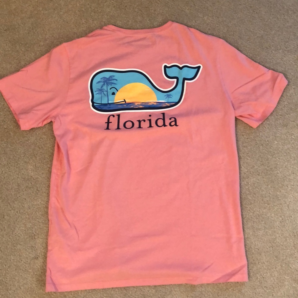 LIKE BRAND NEW vineyard vines pocket tee